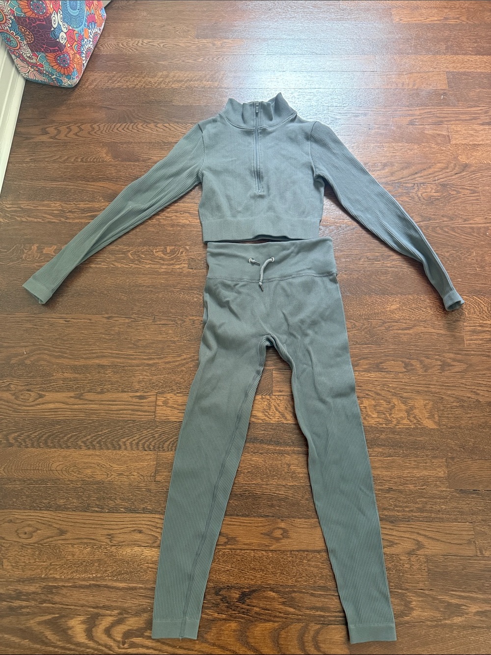 2 sets Ribbed High-Waist Leggings & Cropped Zip Top Set —